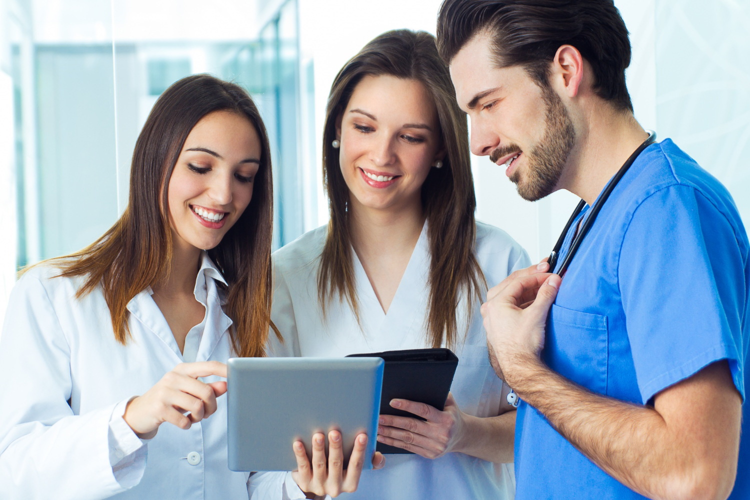 Leia mais sobre o artigo Quais são as principais obrigações fiscais de clínicas multiprofissionais? Guia para médicos, psicólogos e nutricionistas que atuam juntos