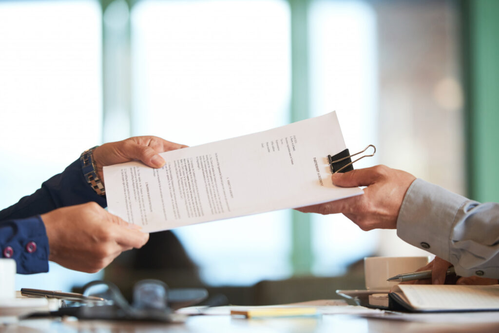 contratos profissionais da saúde